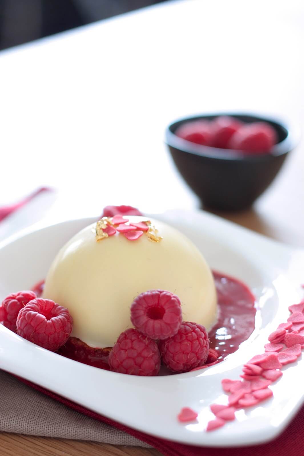 Dômes chocolat blanc au cœur de framboise